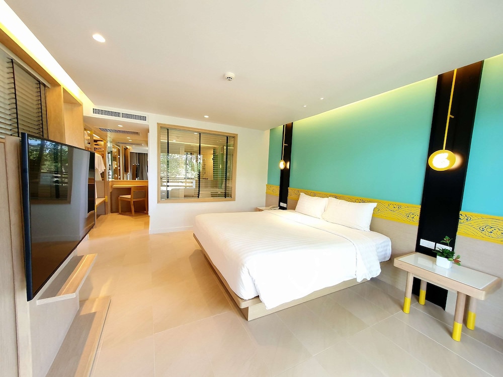 Superior Suite, 1 King Bed, Sea View