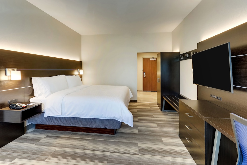 Standard Room, 1 King Bed, Accessible (Communications) - Photo 6
