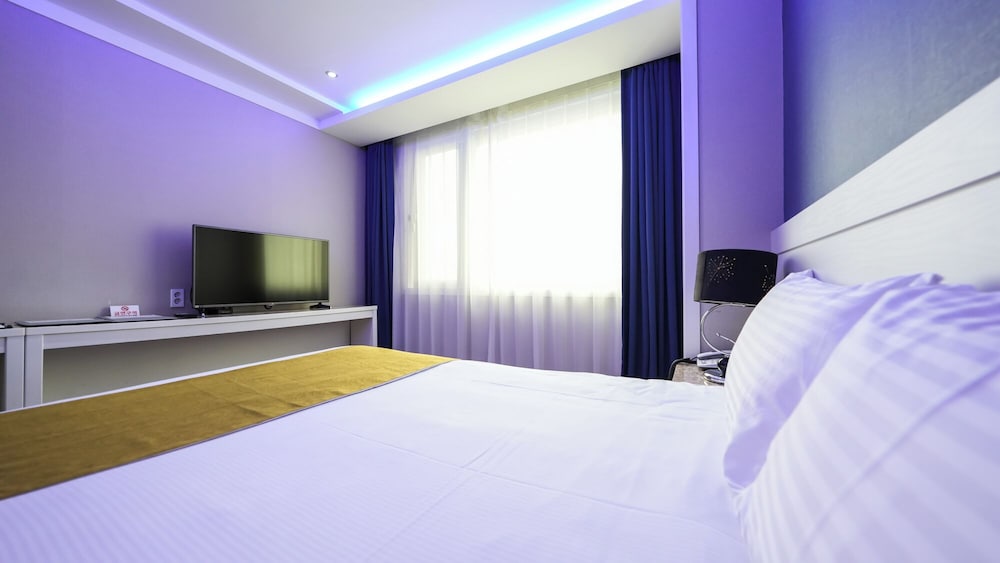 Standard Double Room - Photo 7