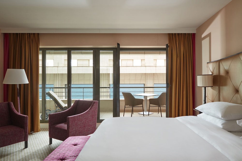 Deluxe Room, 1 King Bed - Photo 1
