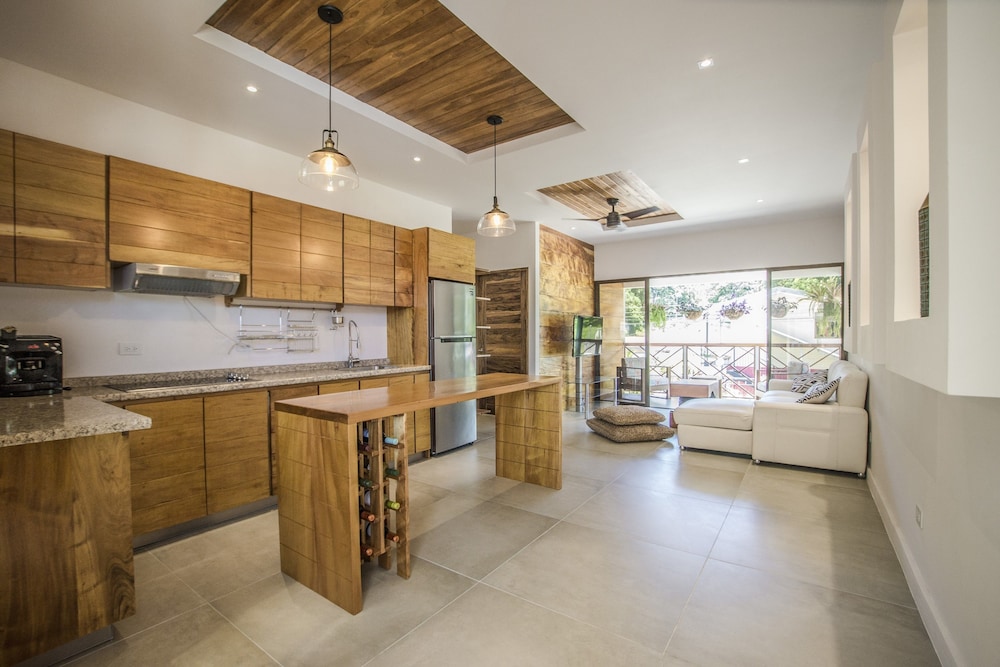 Deluxe Apartment, 2 Bedrooms, Kitchen, Mountain View