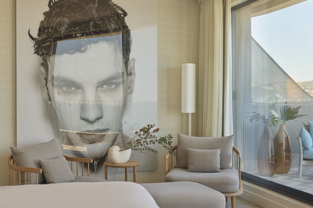 Suite (Sea and City View, Beyond ME+) photo 2