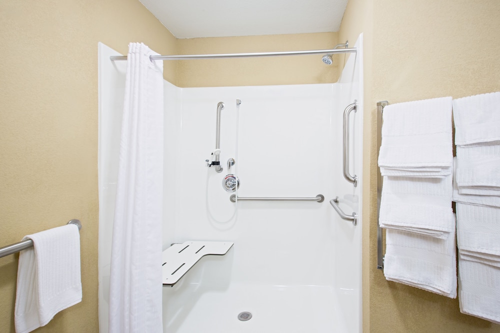 Room, 1 Queen Bed, Accessible (Communications) - Photo 3