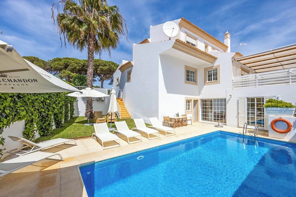 Villa (5 Bedrooms)