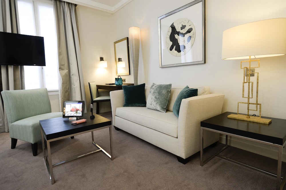 Junior Suite, 1 King Bed thumbnail 6
