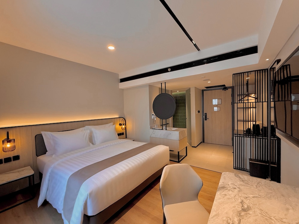 Deluxe Double Room, City View