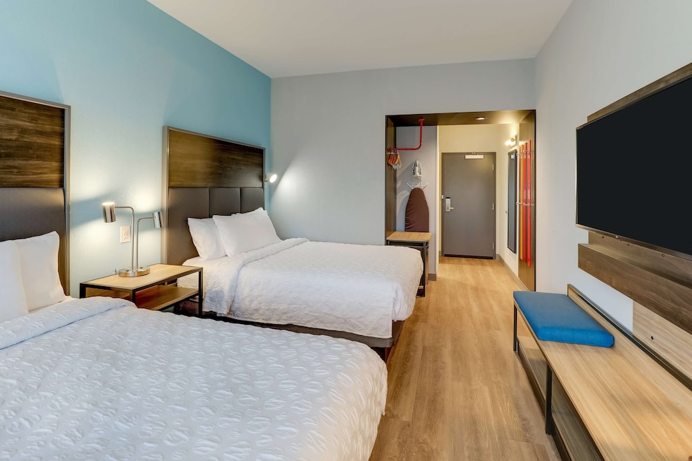 Room, 2 Queen Beds - Photo 2