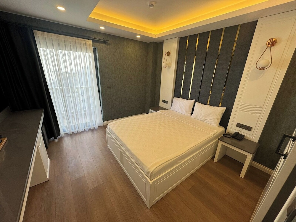 Deluxe Double Room, Balcony, Garden View