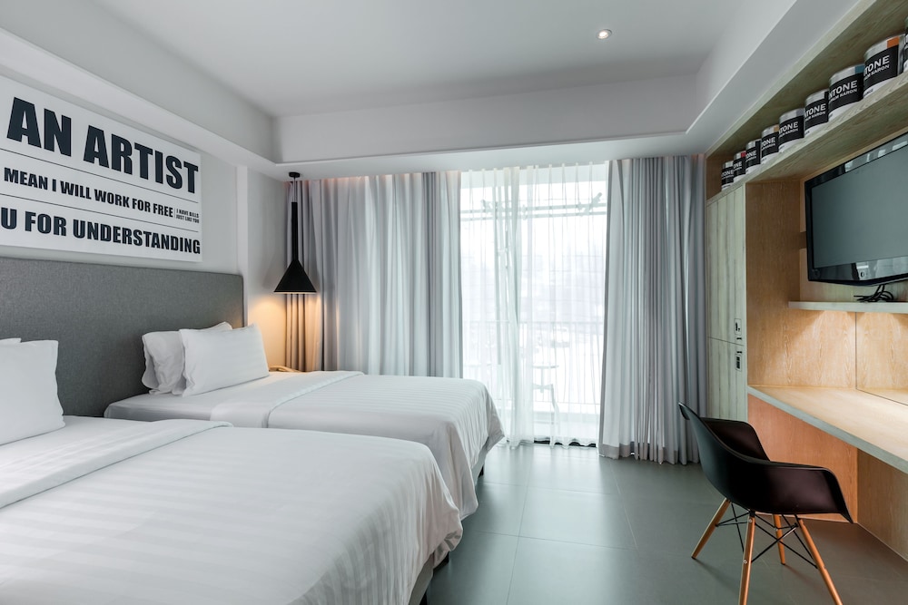 Deluxe Room - Photo 3