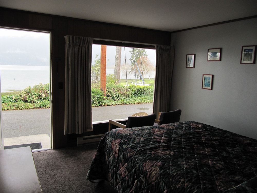 Inn Room, 2 Queens, separate Bedroom & View photo 2
