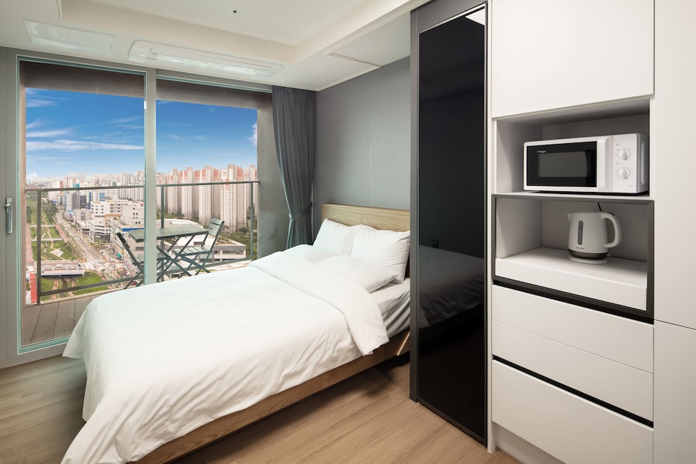 Standard Double Room, Terrace (Netflix available) - Photo 8