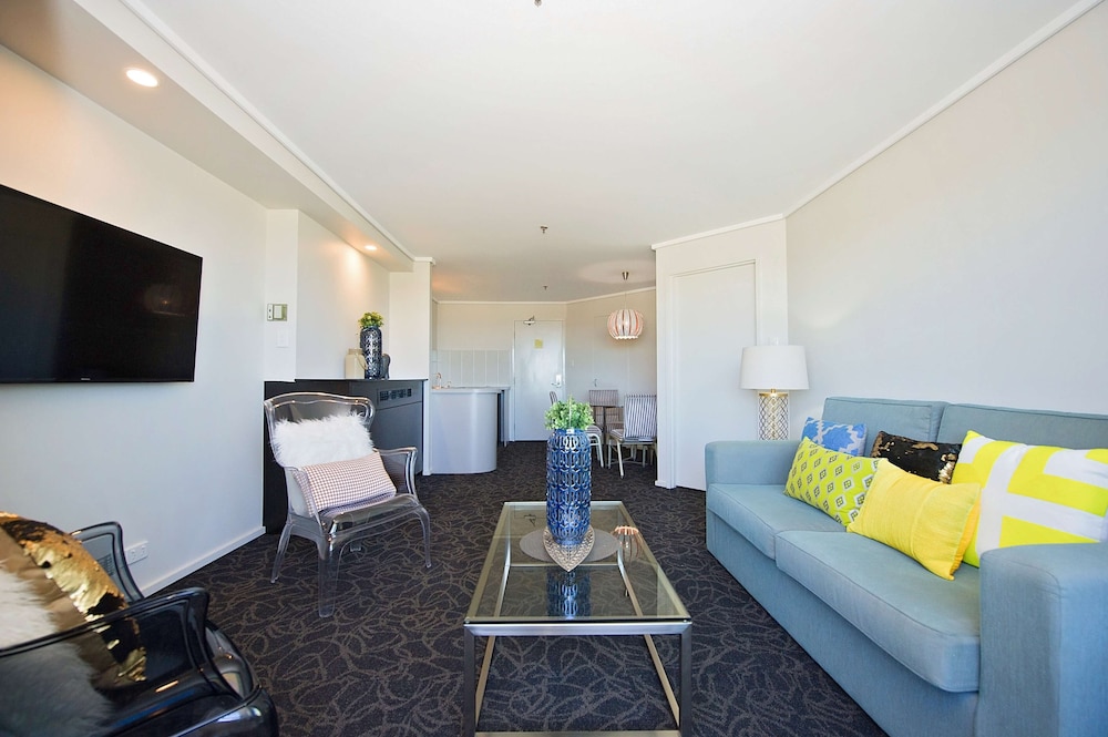 Suite, 1 King Bed, Non Smoking, Balcony (Walk-in Shower;Larger Room) photo 2