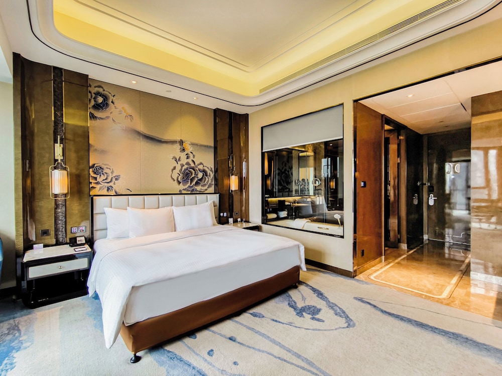 Superior Double Room, City View photo 2