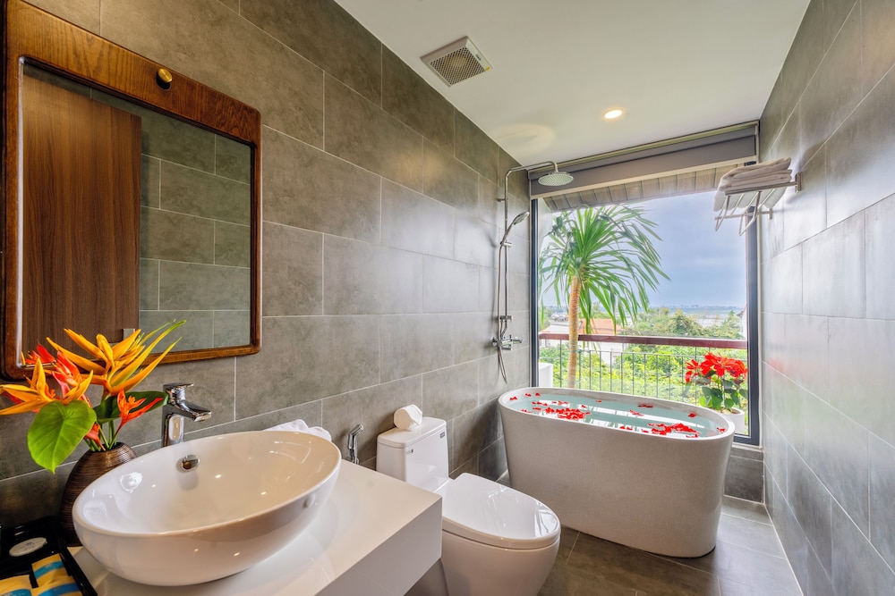 Junior Suite Village View - Photo 7