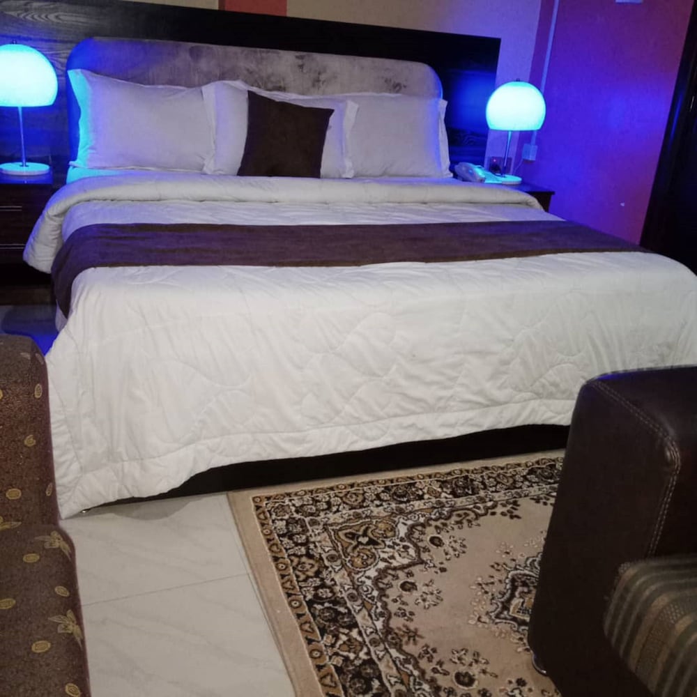 Executive Suite photo 2