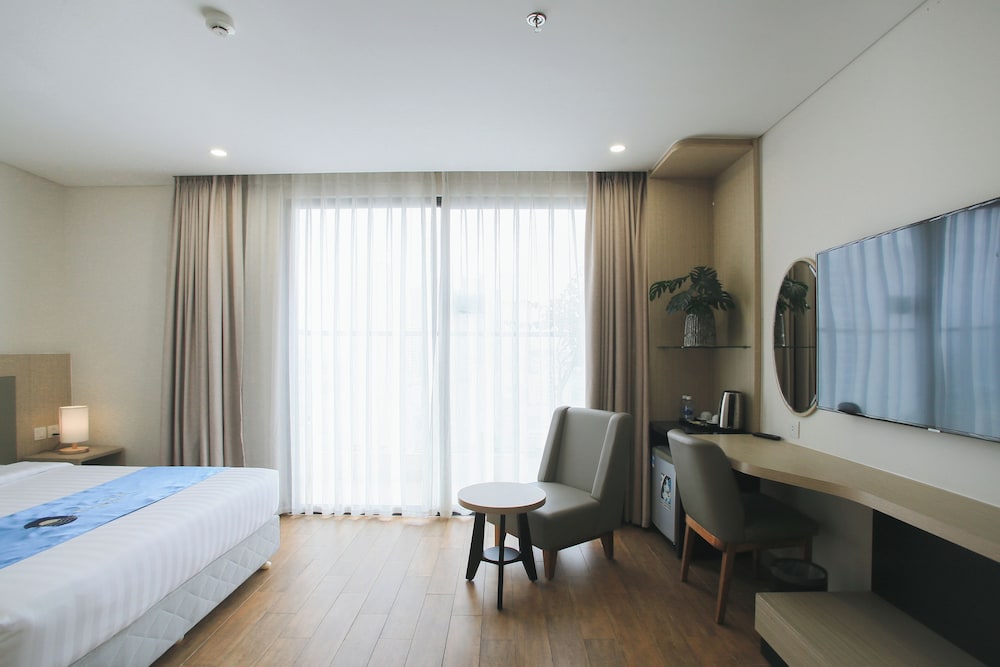 Senior Double or Twin Room, Sea View - Photo 7