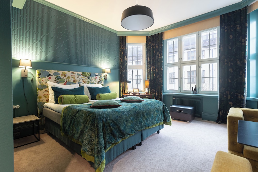 Deluxe Room - Photo 9