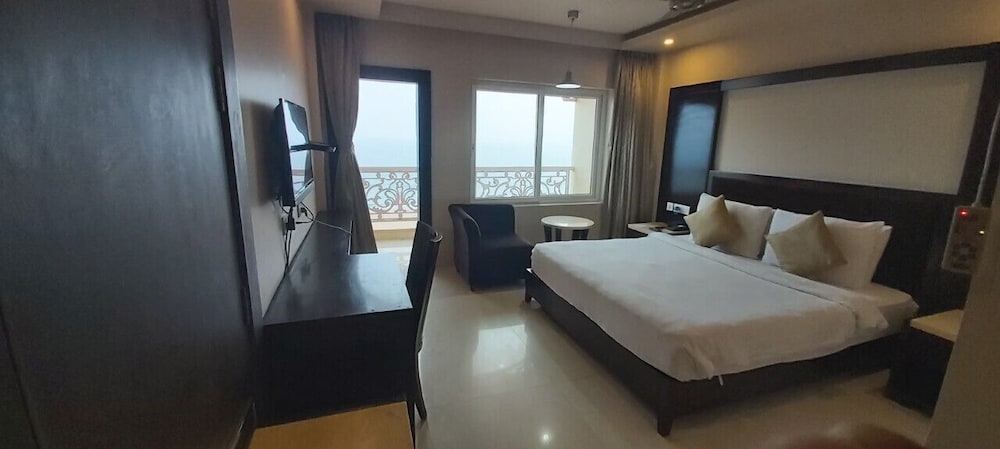 Deluxe Room, Sea View photo 2