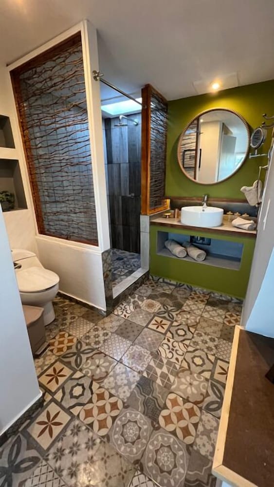 Premium Room, 1 King Bed, Mountain View photo 3