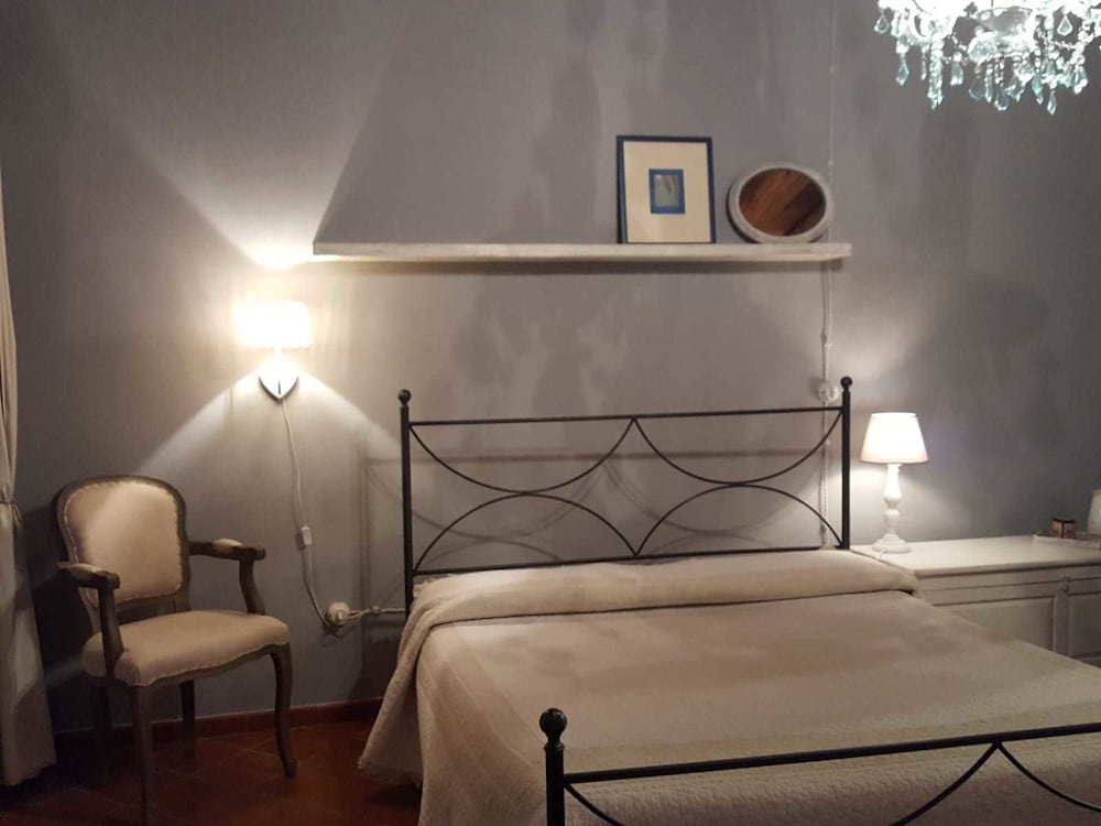 Double Room, 1 Queen Bed photo 1