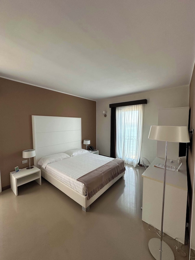 Superior Double Room Single Use, Sea View