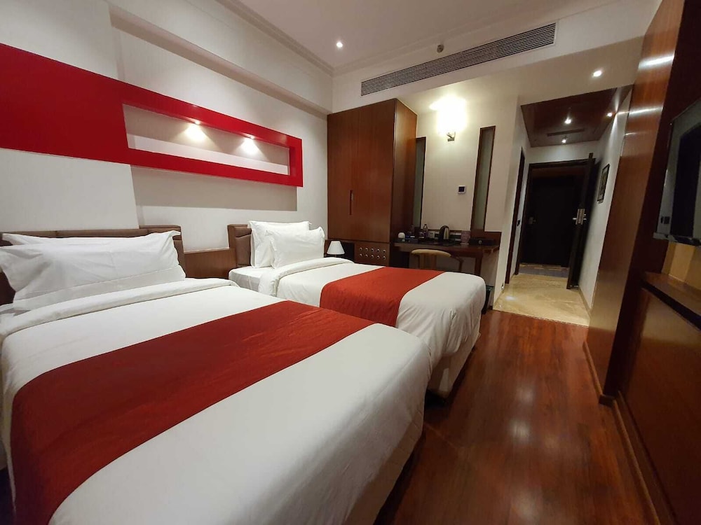 Business Twin Room - Photo 1