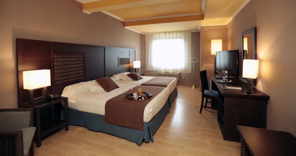 Standard Double Room Single Use - Photo 2