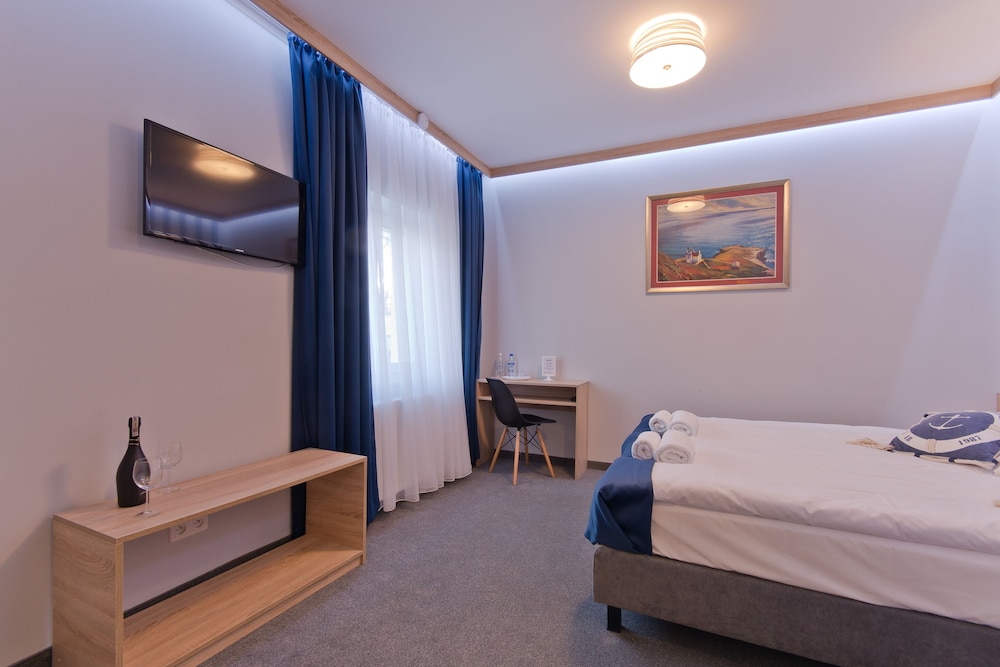 Double or Twin Room photo 3