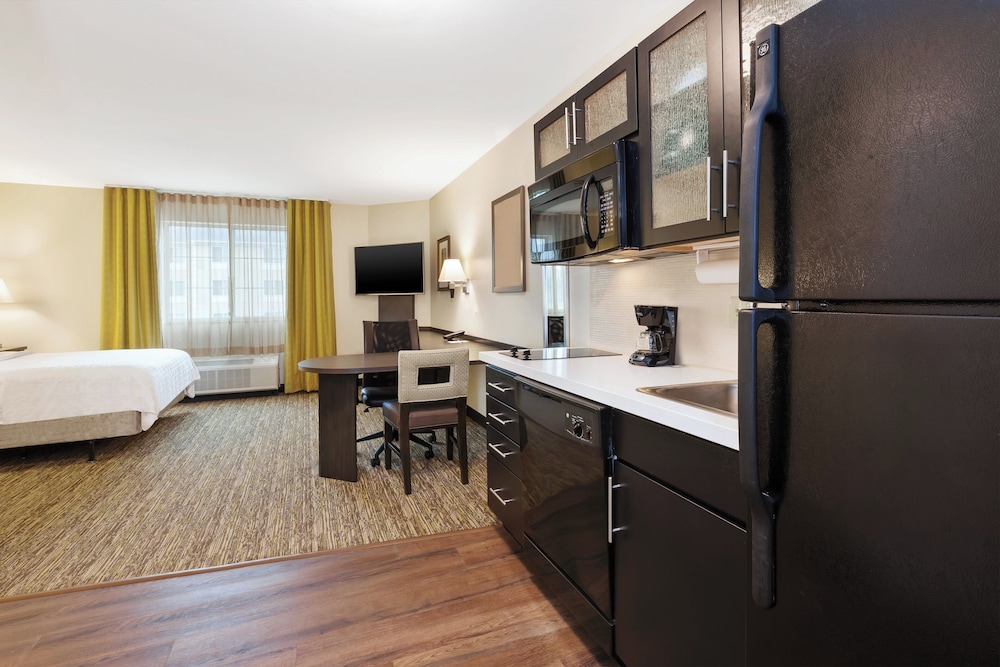 Room, 1 Queen Bed, Accessible (Communications, Mobility) - Photo 5