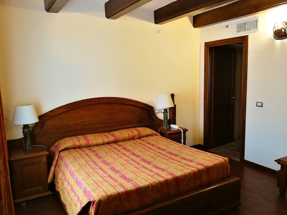 Double Room - Photo 4