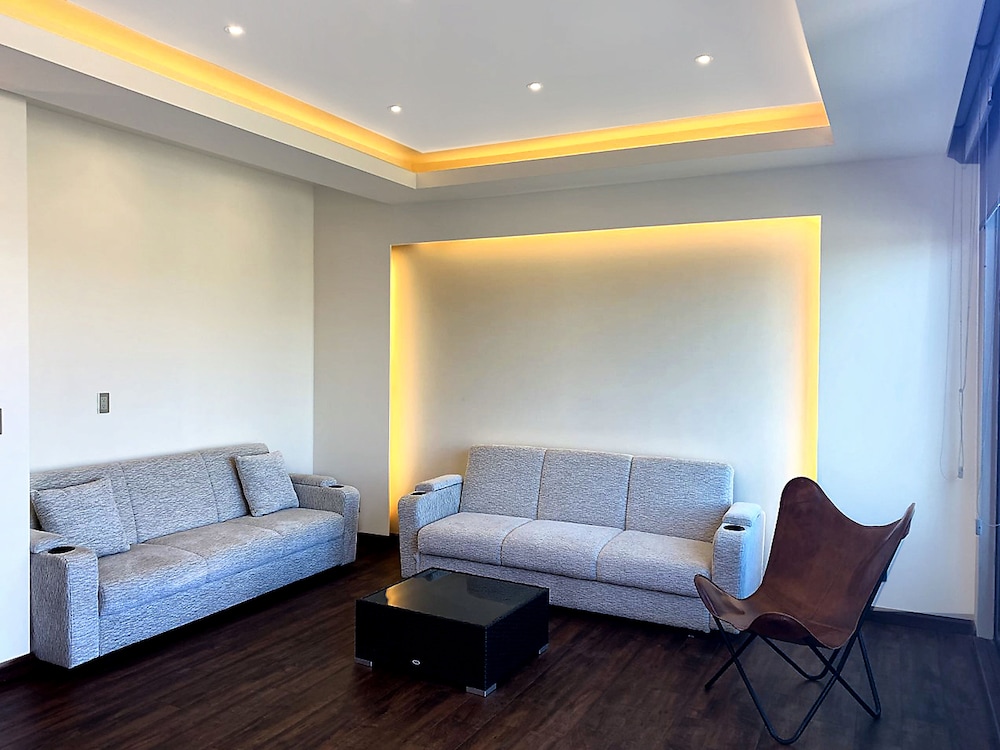 Penthouse, Double King photo 3