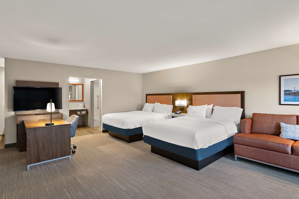 Suite, 2 Queen Beds, Non Smoking - Photo 4