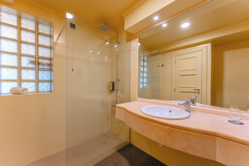Superior Suite Sea View - Photo 16
