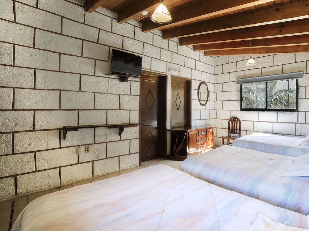 Family Room - Photo 2