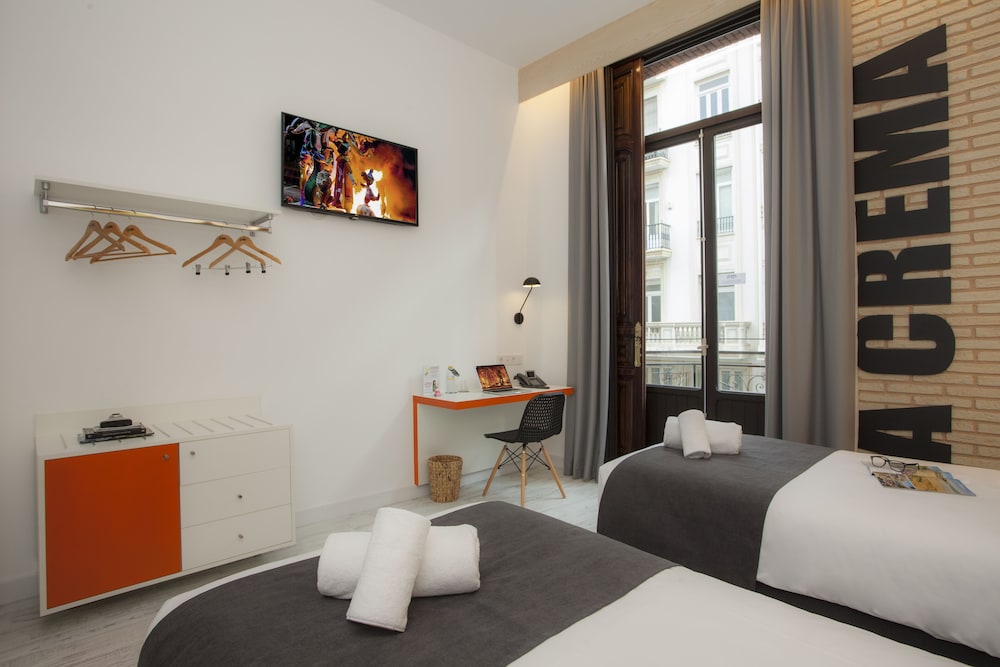 Twin Room - Photo 13