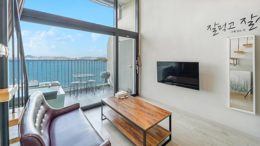 Basic Room, 1 Bedroom (302(Pet,Spa,Oceanview)) photo 3