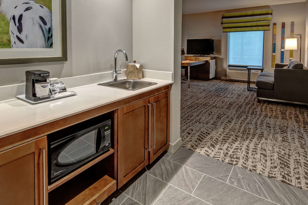 Suite, 2 Queen Beds, Accessible, Bathtub photo 3