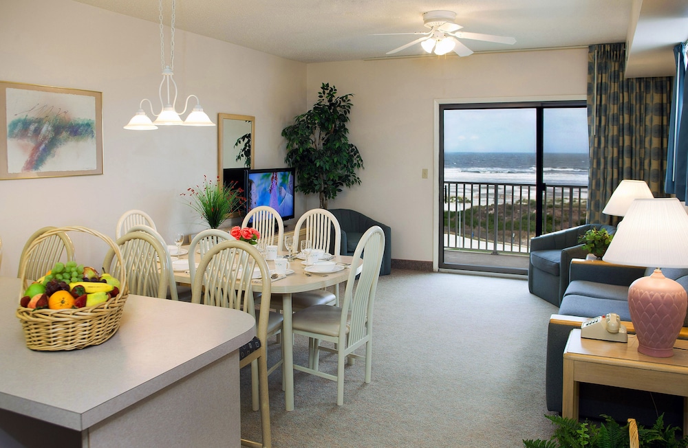 Family Townhome, 3 Bedrooms, Oceanfront (G) photo 1