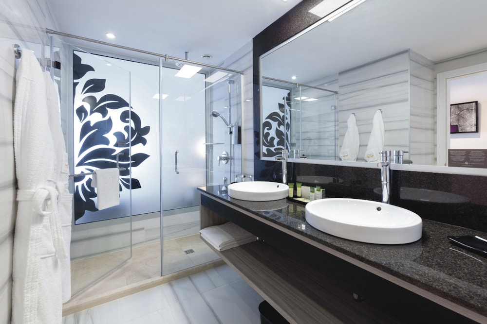 Double Room, Balcony, Sea View (Lateral Sea View)