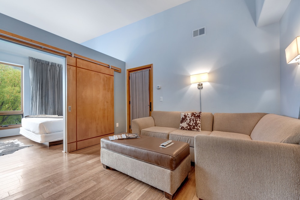 Miller Park Suite photo 1
