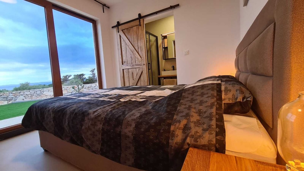Villa, 3 Bedrooms, Patio, Sea View