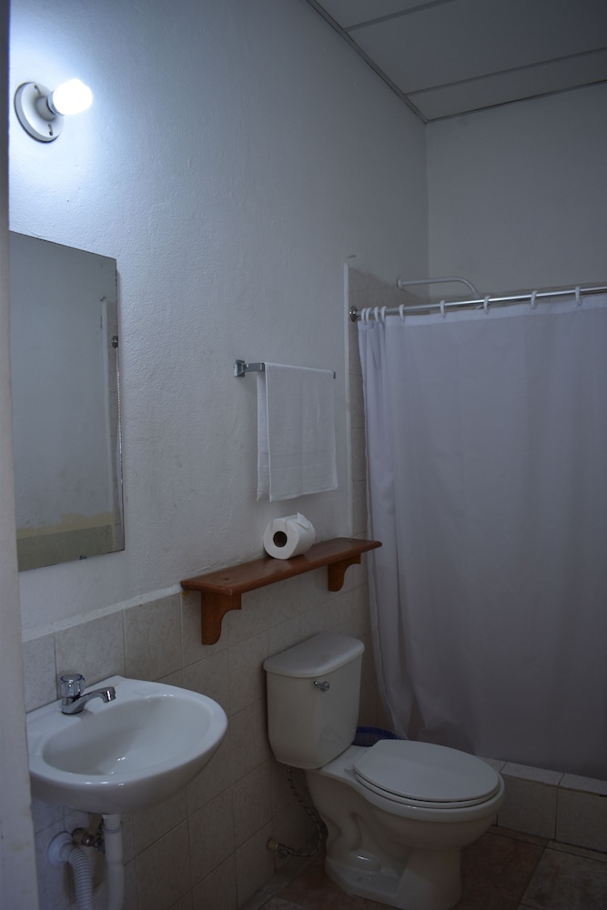 Basic Triple Room photo 3
