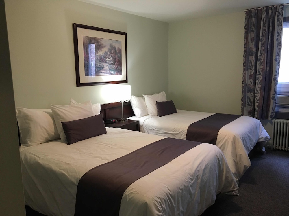 Double Room, 2 Double Beds, Private Bathroom photo 1