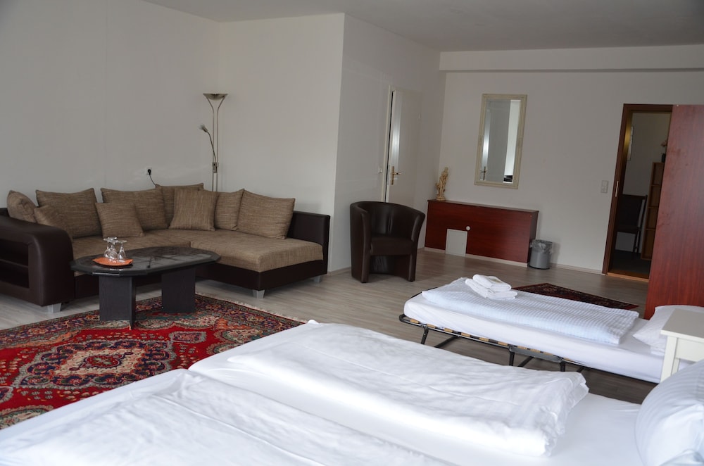 Basic Double Room photo 2