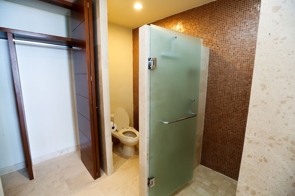 Family Condo, 3 Bedrooms, Ocean View photo 3