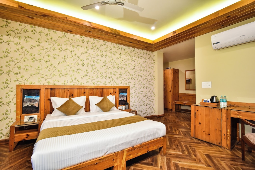 Premium Room - Photo 12