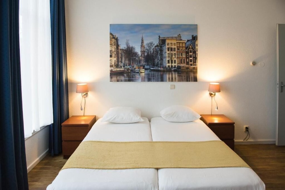 Double Room, 1 Queen Bed photo 1