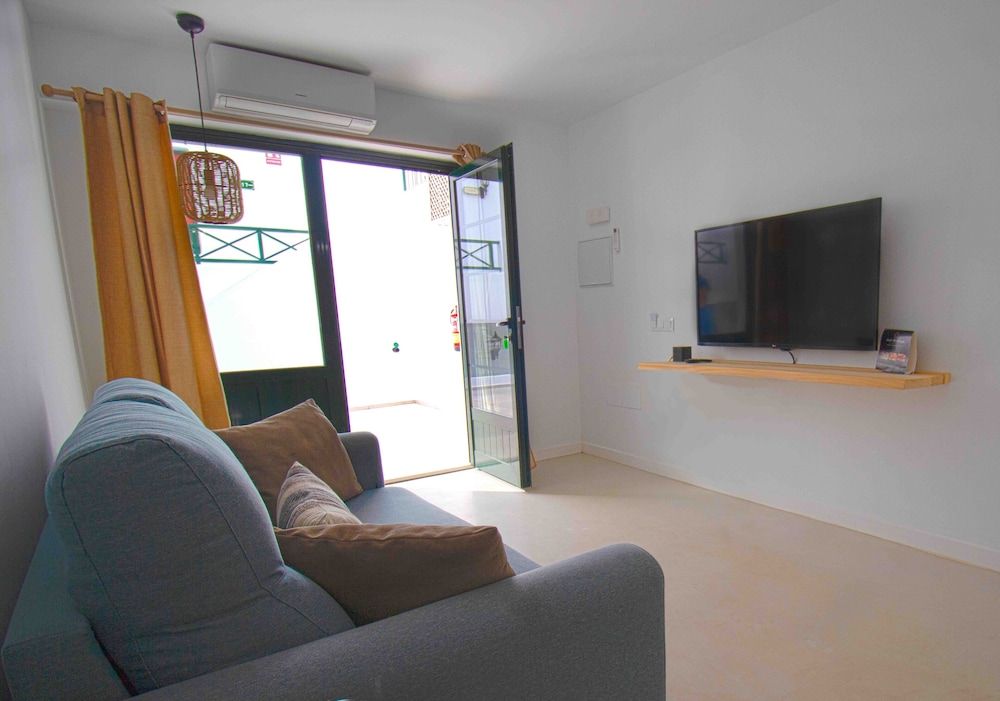 Comfort Apartment, 1 Bedroom, Terrace - Photo 7