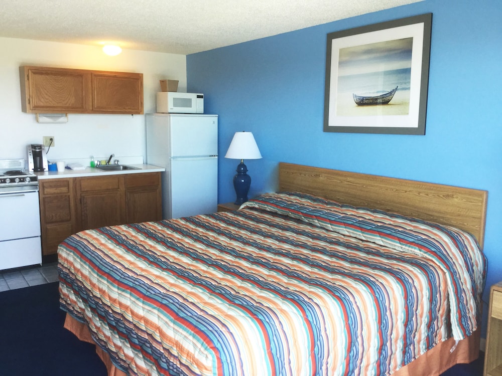 Kitchenette  / Private Balcony Room 1 King Bed photo 1