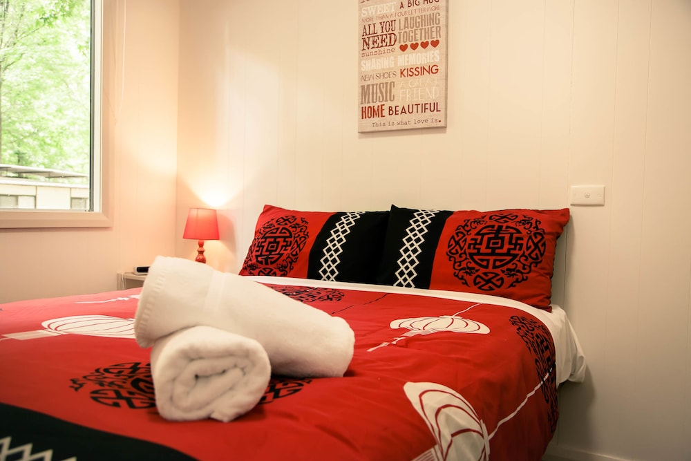 Ensuite Studio Cabin photo 2